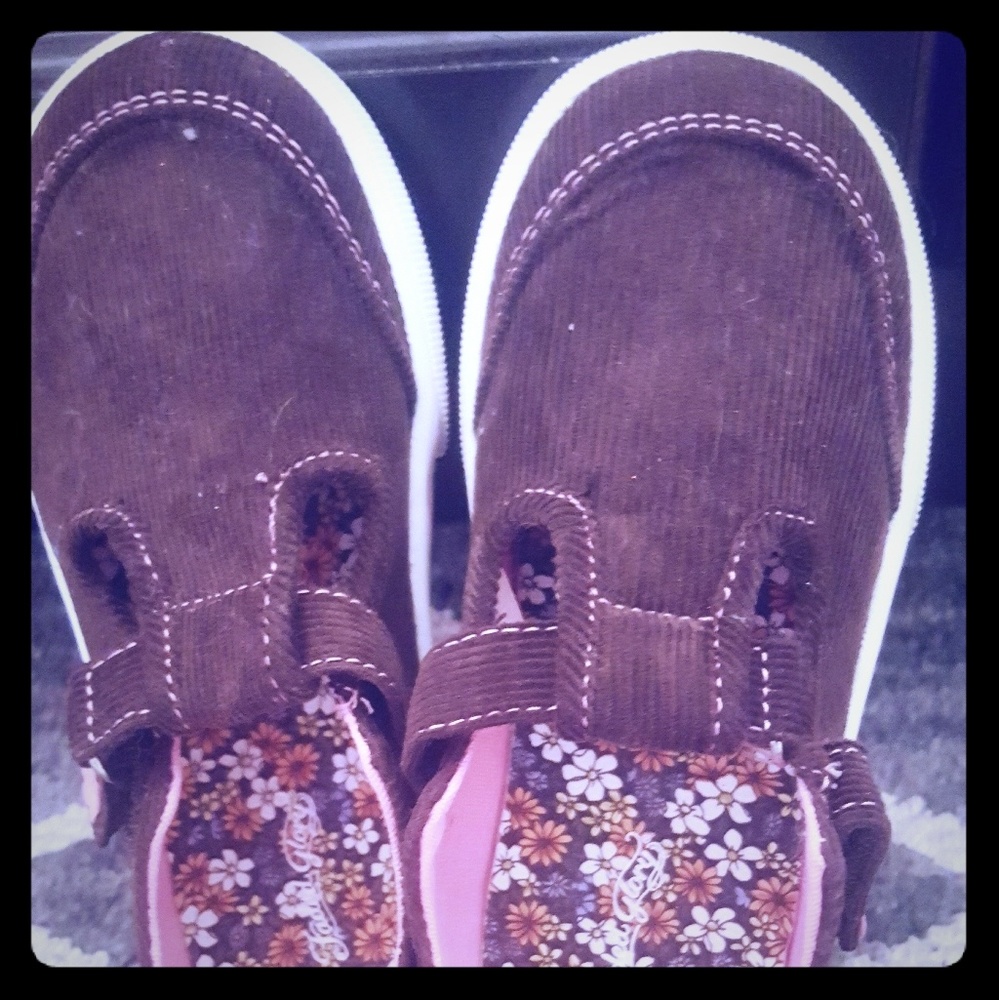 Faded Glory Girls Brown Corderoy Slipon Shoes